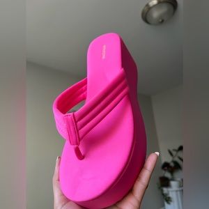Pink Round Toe Chunky Platform Ribbed Padded Straps Flip Flops